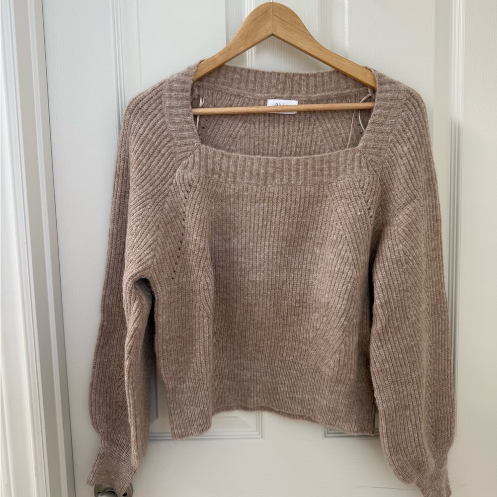 Bluivy Women's Sweater in Warm Tan